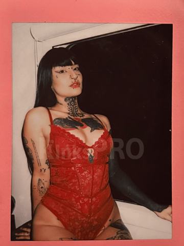 mistress in red. red as the marks i’ll leave on u